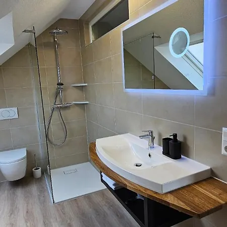 Apartamento Elodia Luxus - Wlan, Magenta Tv, Terrasse, Küche, Babybett Heidenheim an der Brenz