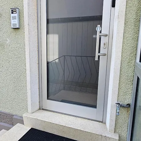 Elodia Luxus - Wlan, Magenta Tv, Terrasse, Küche, Babybett Heidenheim an der Brenz