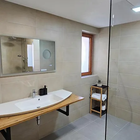 Apartamento Elodia Luxus - Wlan, Magenta Tv, Terrasse, Küche, Babybett *
