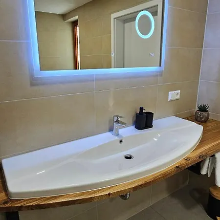 Apartamento Elodia Luxus - Wlan, Magenta Tv, Terrasse, Küche, Babybett